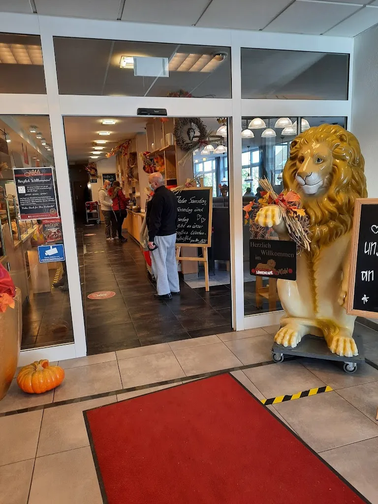 Backhaus Hehl Löwencafé restaurant in Hachenburg