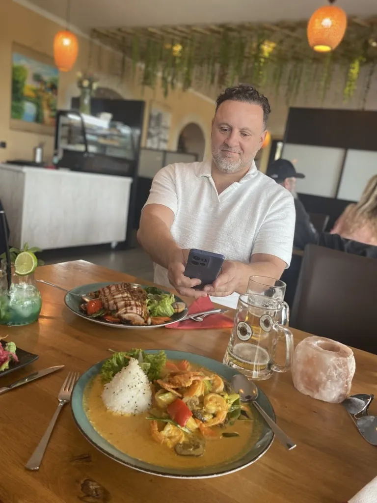 Fifi Rossi_Sakura am Rhein_Rhein_review