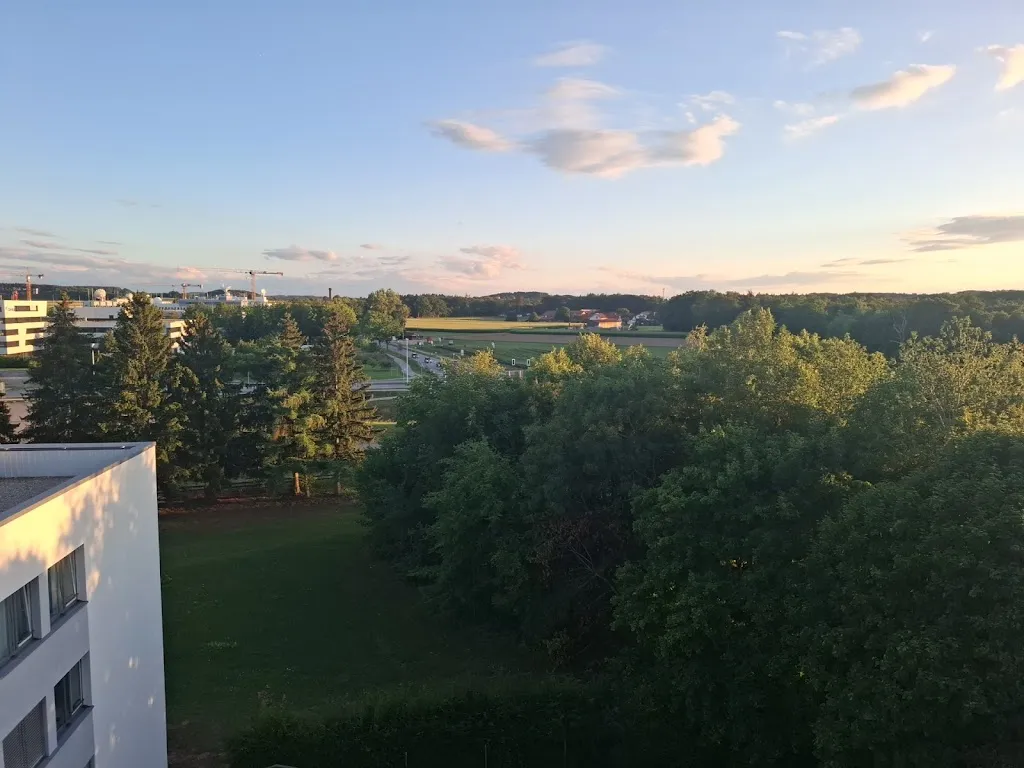 Fesoj Cazer_Courtyard Oberpfaffenhofen München Süd_Gilching_review