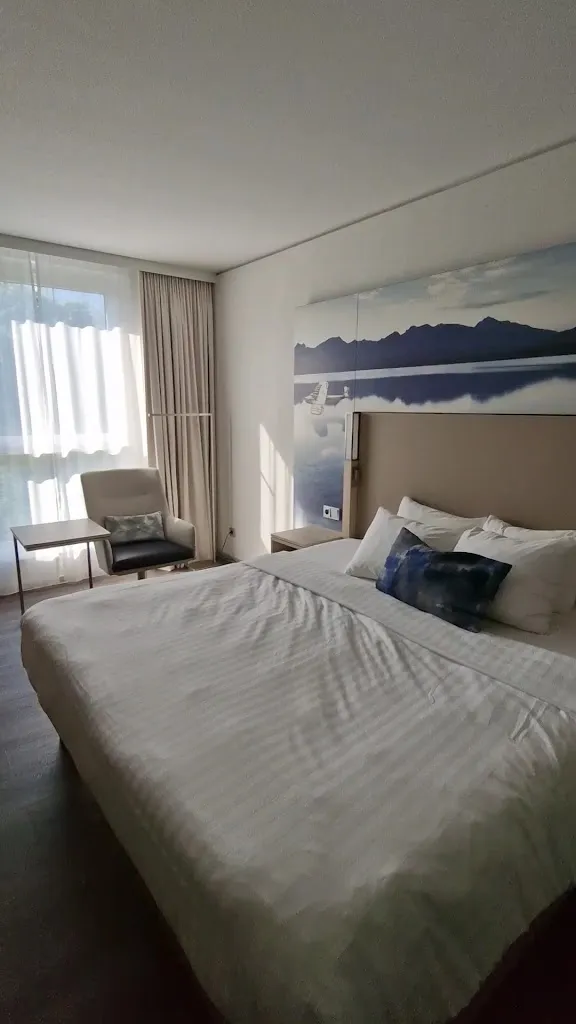 York Schumann_Courtyard Oberpfaffenhofen München Süd_Gilching_review