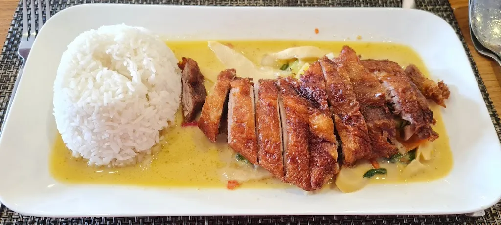 Emily Koo_FLAIR Café & Thai Restaurant_Hillesheim_review