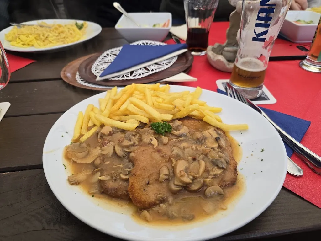 Landhaus St. Johannisberg Restaurant_Hochstetten-Dhaun_slider_image_2