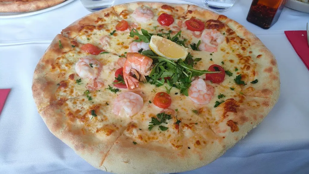 Jacqueline Ostermann_Amico Mio (im Schul-und Sportzentrum, Hallenbad)_Hermeskeil_review