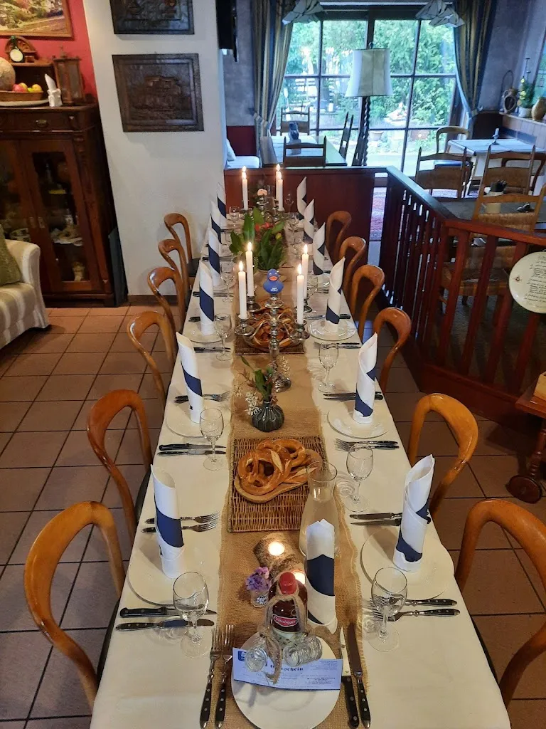 Schirra's Wirtshaus Zur Hohen Wurzel restaurant in Reinsfeld