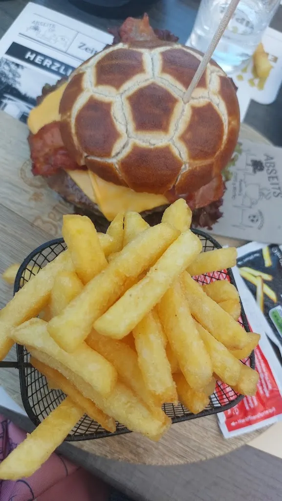 Menu_Annette's Café & Bistro Abseits und Minisoccer_See_image_6