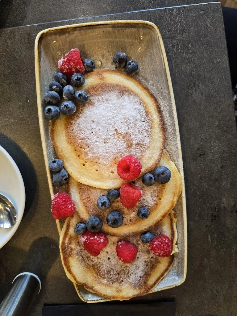 james eakins_Sanders Cafe _Landstuhl_review