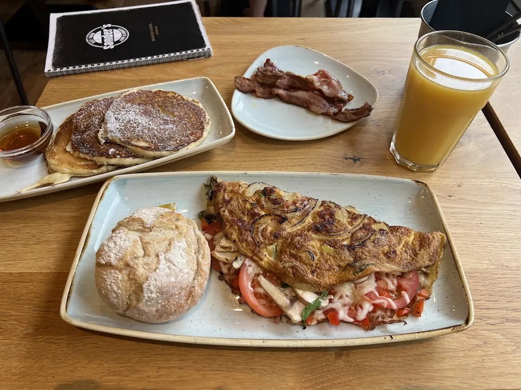 Sanders Cafe _Landstuhl_slider_image_3