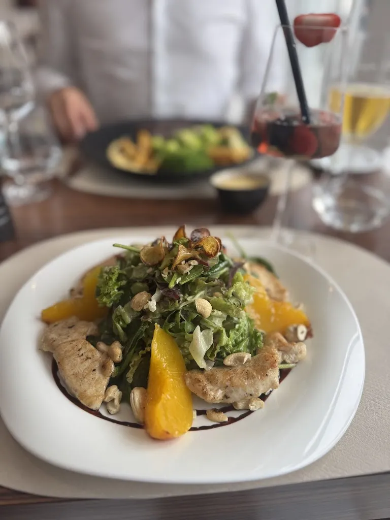 Jessina Kunkel_Be Happy by Valentina GmbH_Höhr-Grenzhausen_recensione