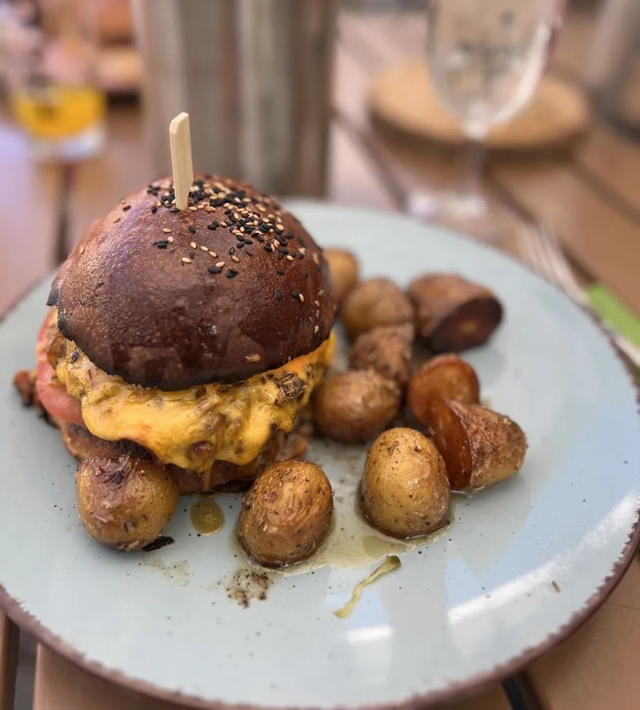 WeBelieve John6_29_Kaub-Mitte Artur’o Kitchen_Kaub_review