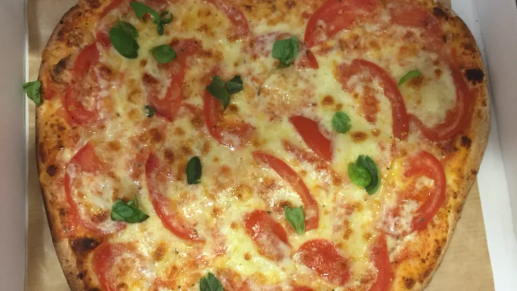 PIZZA HAUS KATZENELNBOGEN_Katzenelnbogen_slider_image_2