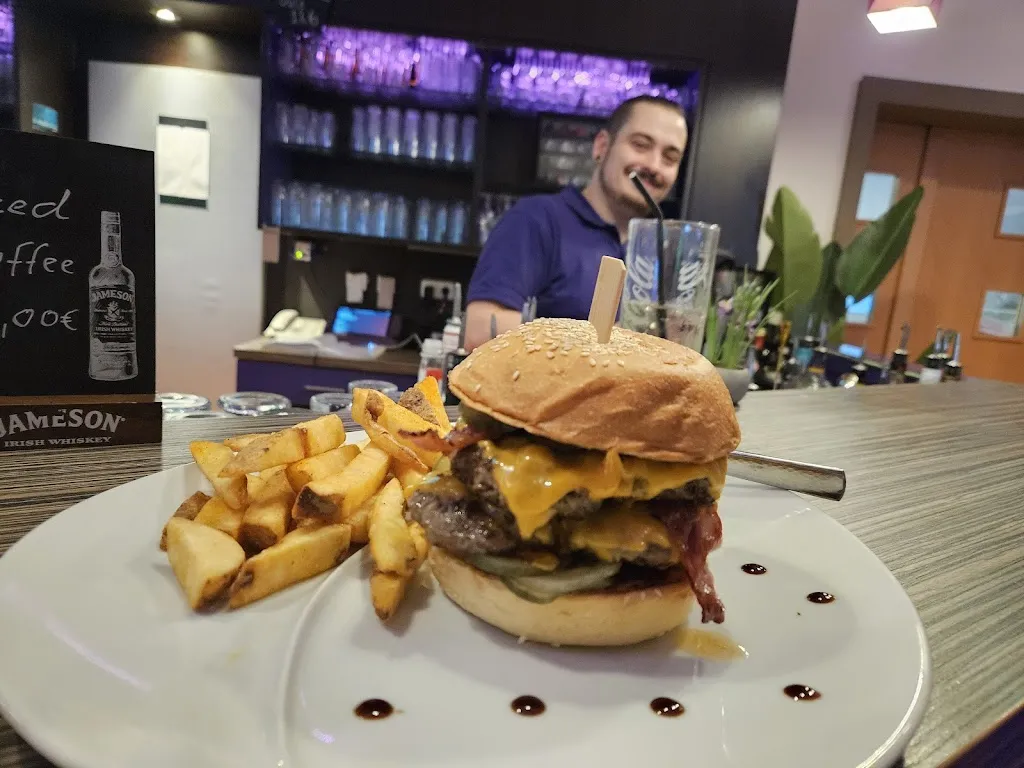 Supreme Empress Antedeuteragonist_Berger's Diner & Sportsbar_Grafenwöhr_review