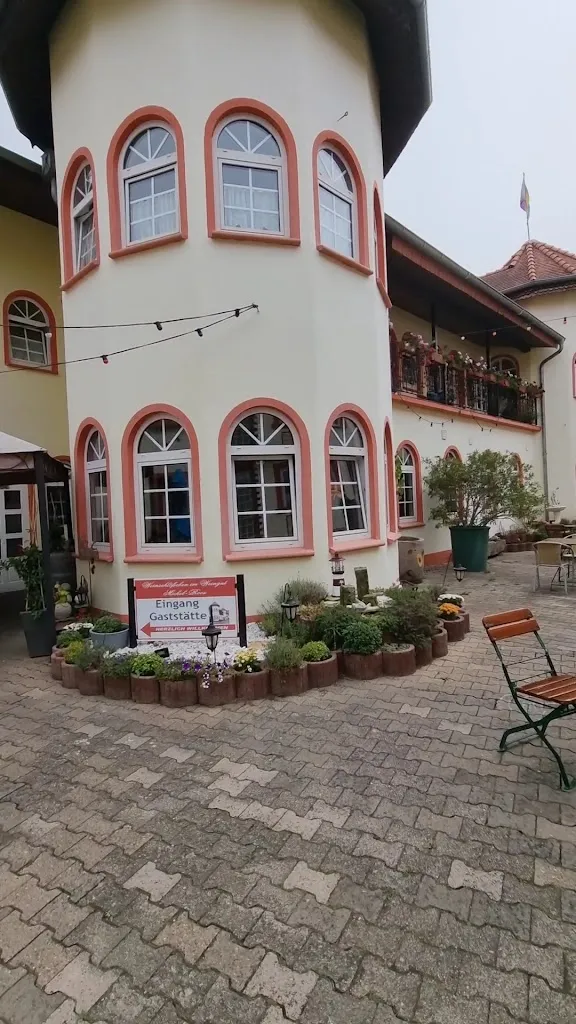 Weinschlößchen im Weingut Michel-Roos_Ilbesheim_slider_image_2