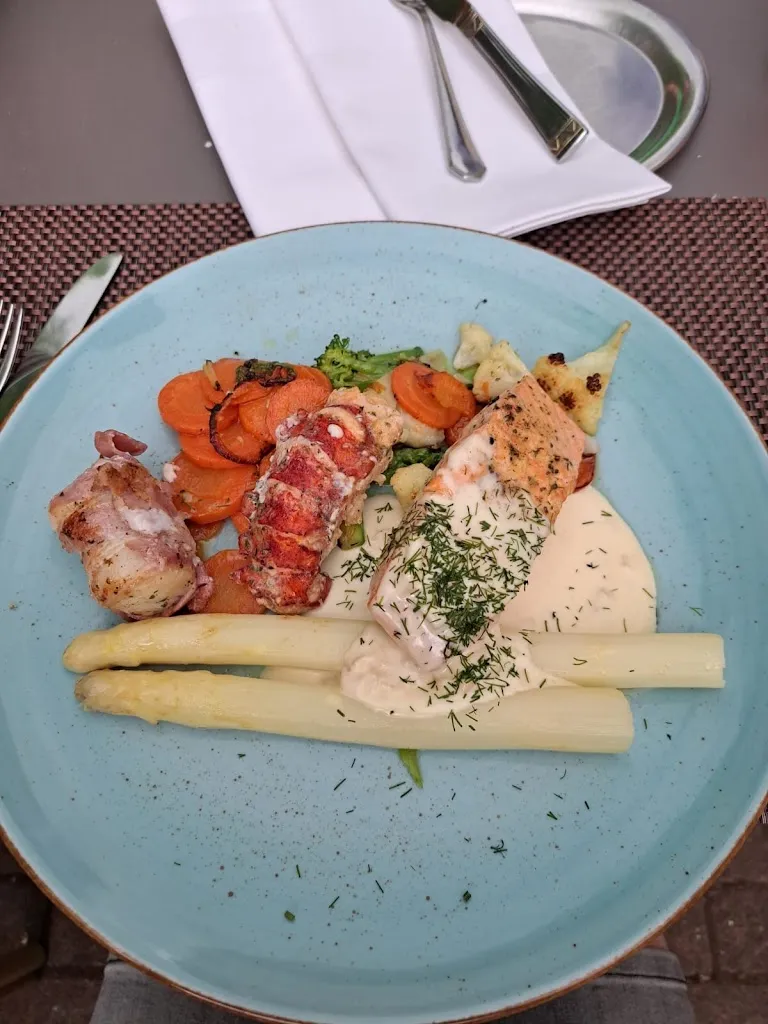 Edgar Zvirbulis_Landhotel Berg - Ruth Brüggemann-Berg_Dannenfels_review