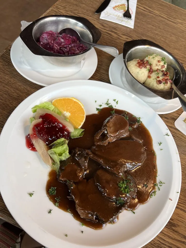 Annika Härter_Gaststätte zur Burg Rammstein_Kordel_review