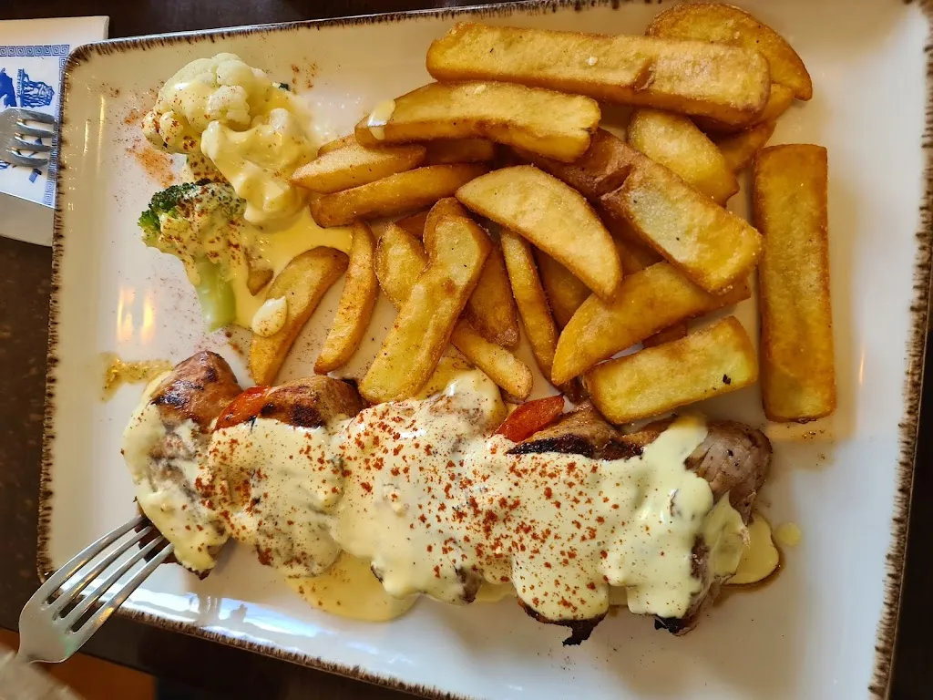 Simone Krupp_Akropolis_Kuhardt_reseña