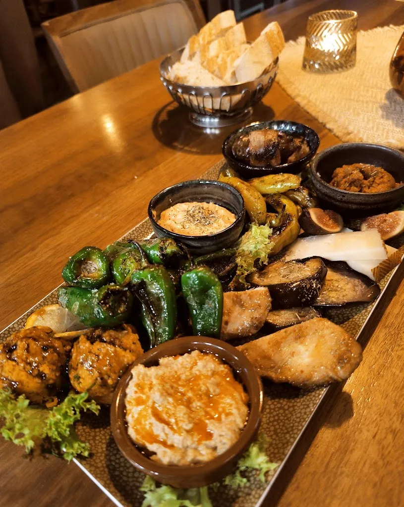 Semi‘s Weinlounge_Limburgerhof_slider_image_3