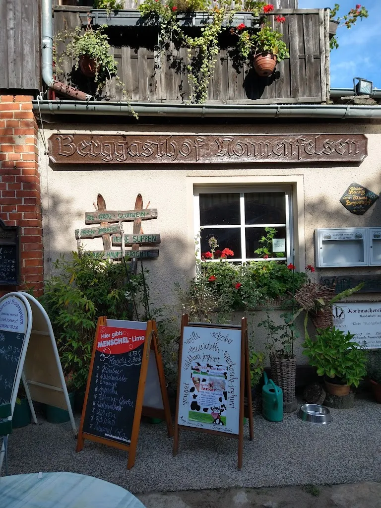 The Nuns' Rock Inn restaurant in Jonsdorf