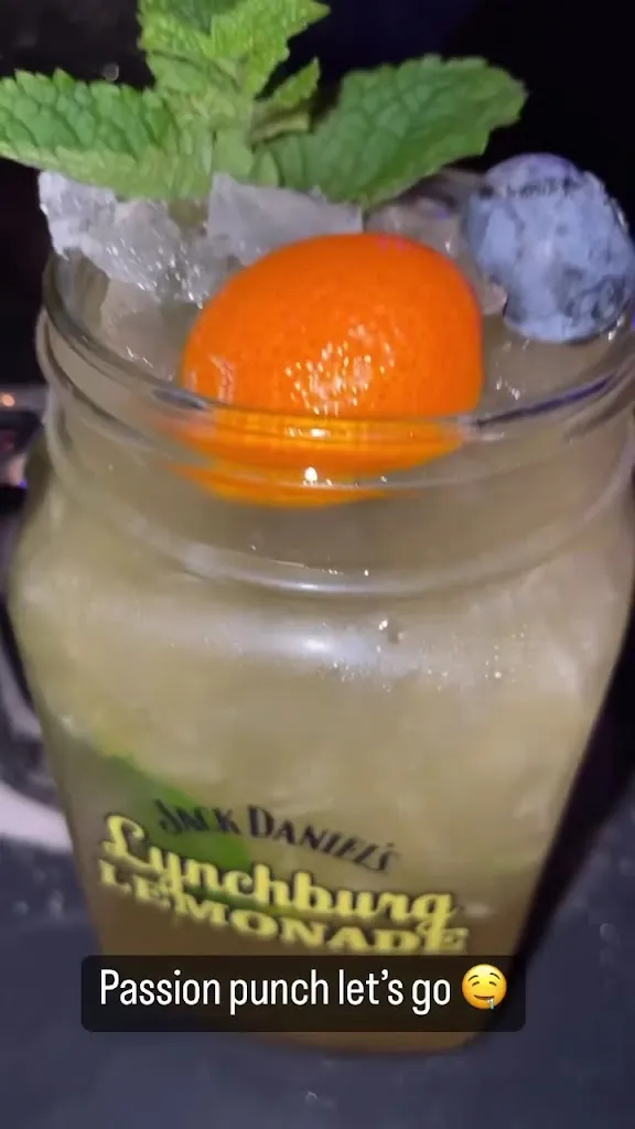 UNDECIDED Bar_Grafenwöhr_slider_image_2