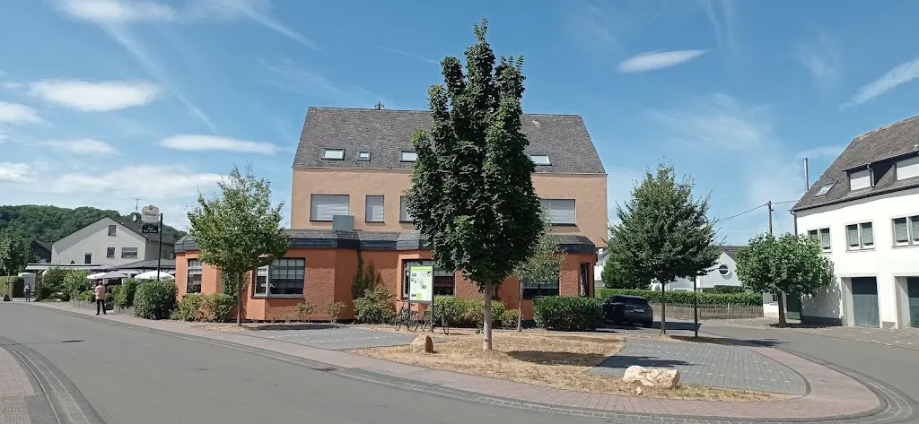 Zur Linde restaurant in Longuich