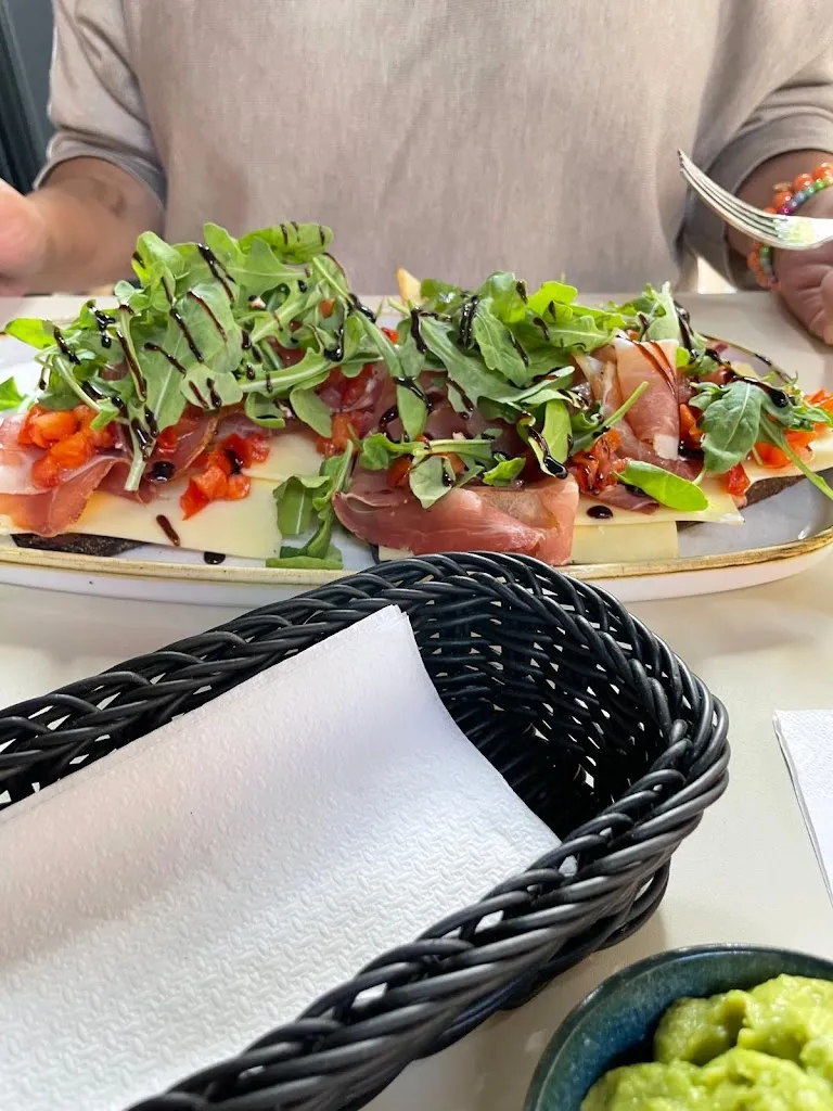 Kerstin Ackermann_Contigo_Koblenz_review