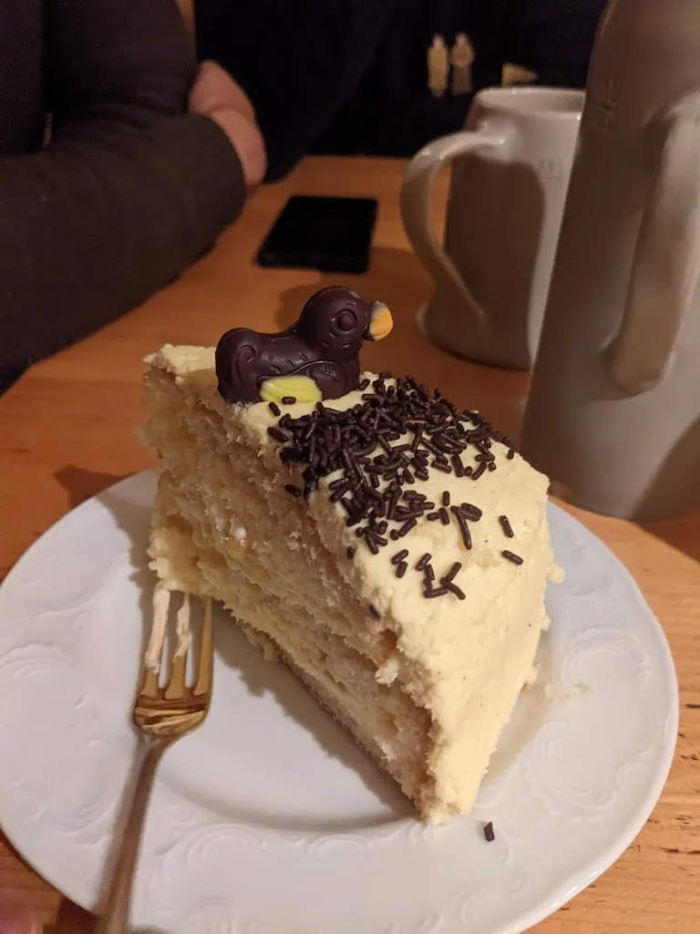 Leslie Meyer_Haus Ammonit_Gößweinstein_review