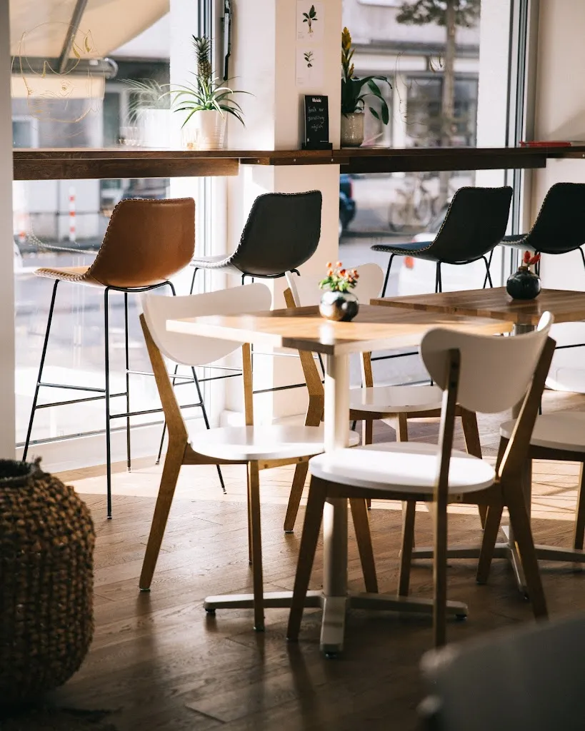 oscar natural good food & bar restaurant in Koblenz