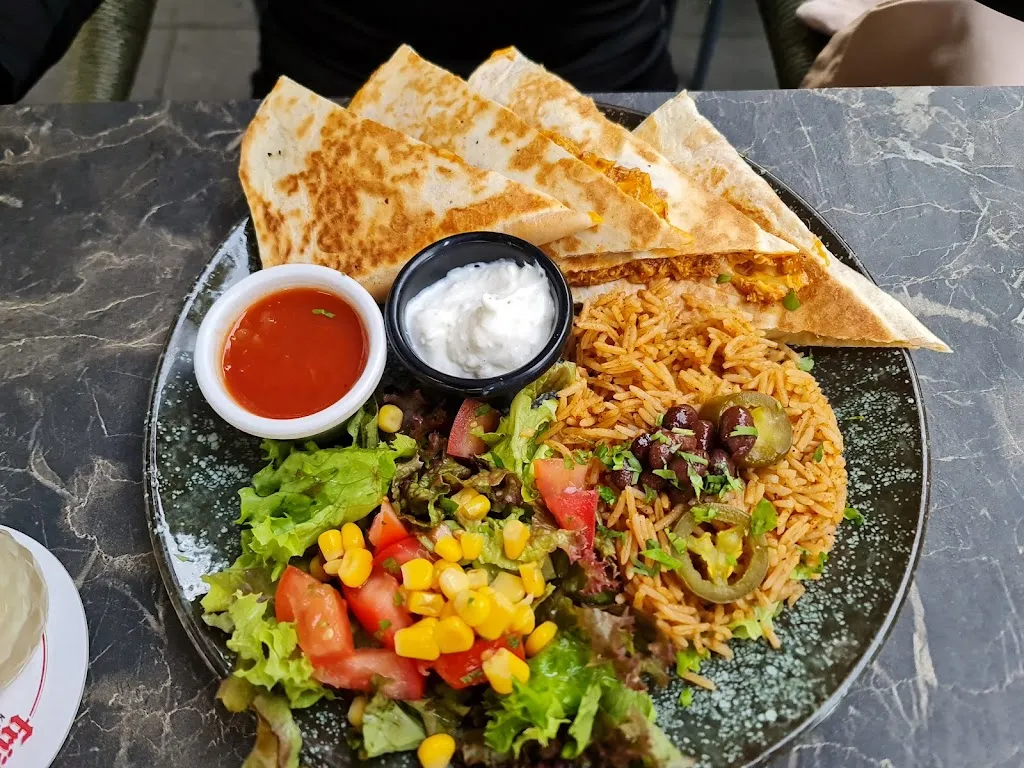 La Cha Cha Cha_Koblenz_slider_image_3