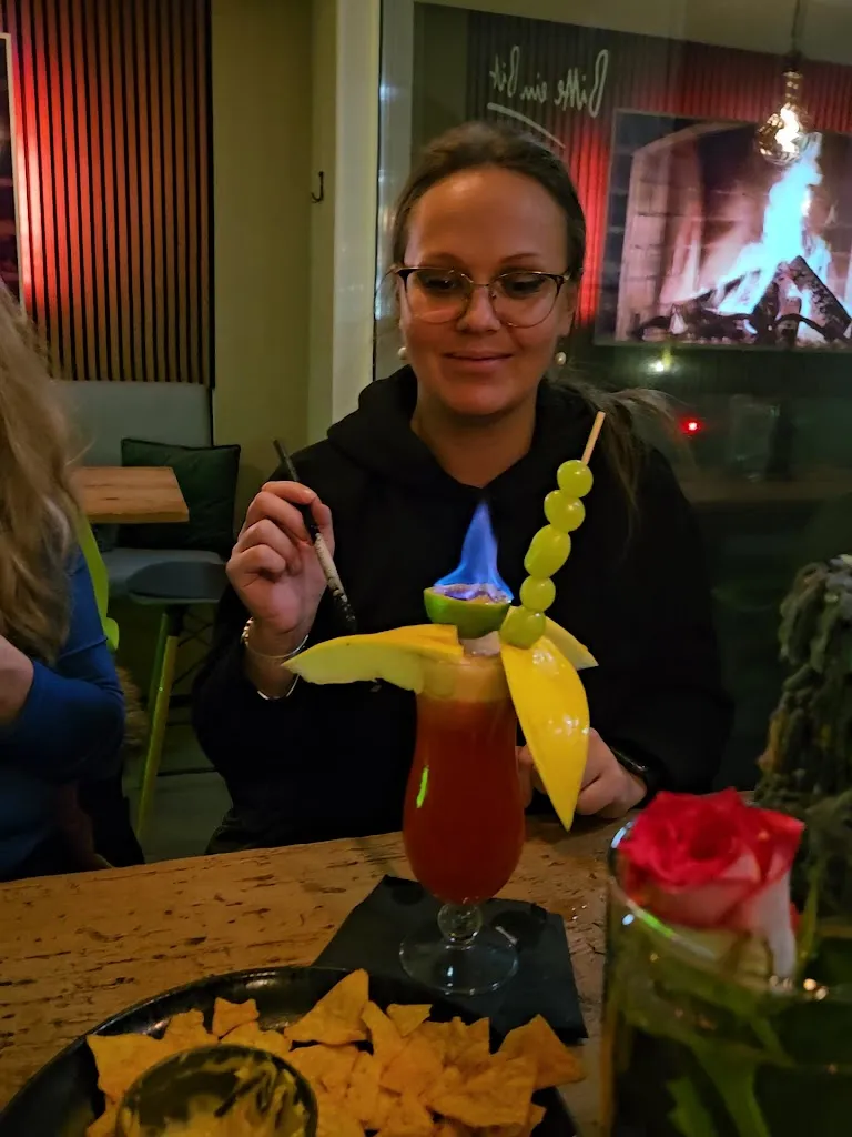 M13 Burger | Cocktails | Café_Koblenz_slider_image_2