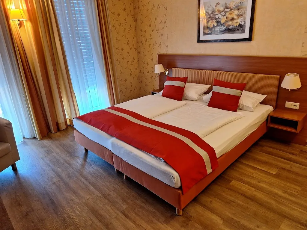 Gasthaus Zur Rebe restaurant in Mehring