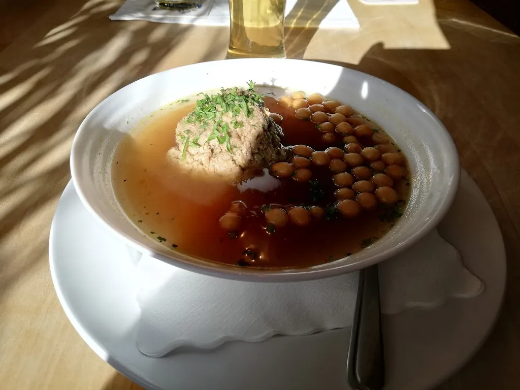 Katharina Schaupp_Gasthof Zur Guten Einkehr_Gößweinstein_avis