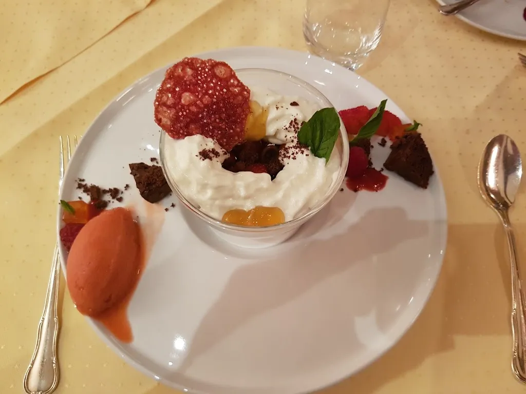 Gesellschaftshaus der BASF_Rhein_slider_image_3