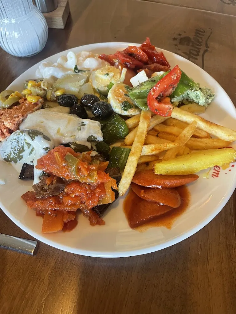 Dea Byzans_Hanem Cafe Resturant_Rhein_review