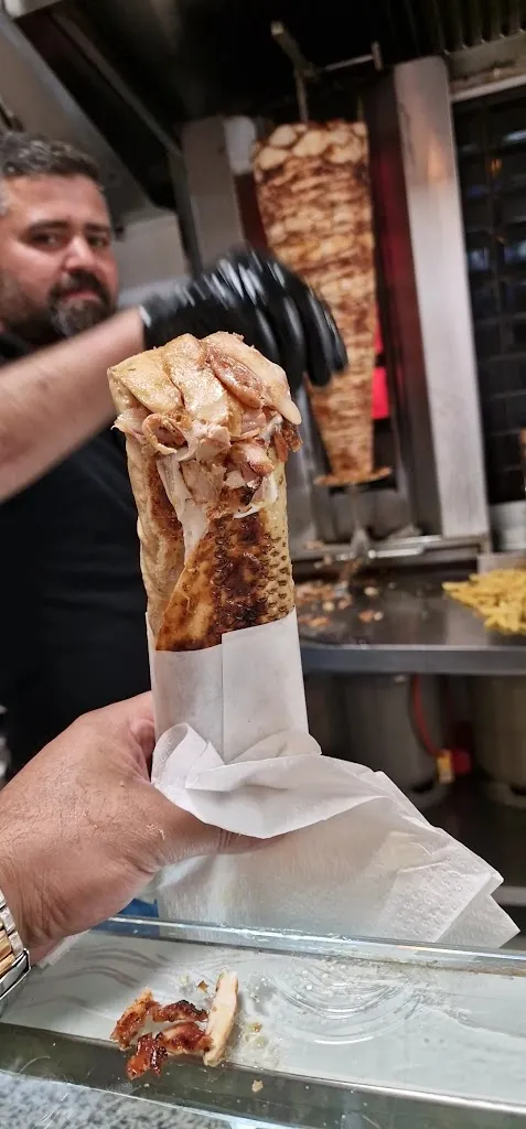 Zam Zam Restaurant / Ludwigshafen am Rhein_Rhein_slider_image_2