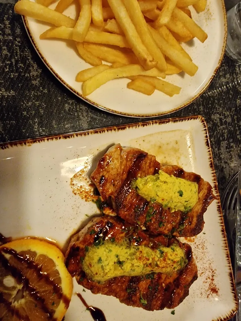 W. Roehr_Gasthaus Neue Gartenlaube_Rhein_recensione