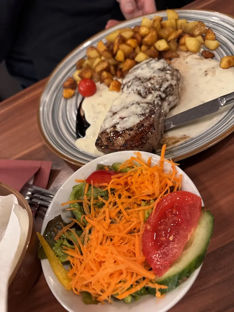 Magdalena Szczypa_Restaurant Clubhaus_Rhein_review