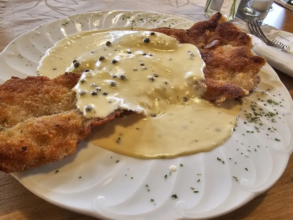 Zum Goldenen Stern restaurant in Rhein