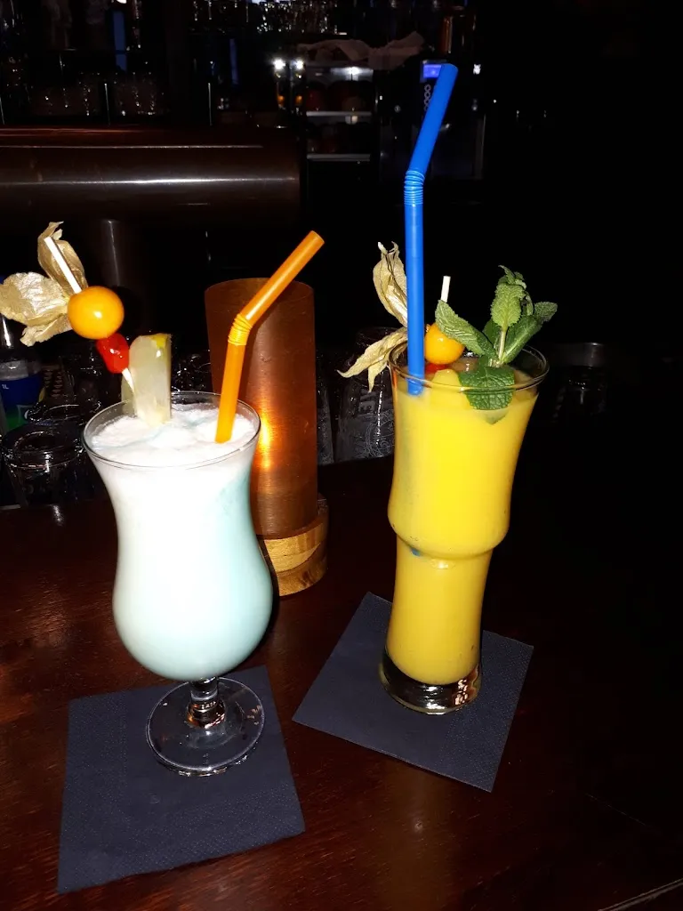 Menu_Hemingways Cocktail Lounge Restaurant Café_Rhein_image_6