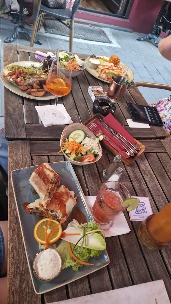 Menu_Hemingways Cocktail Lounge Restaurant Café_Rhein_image_7