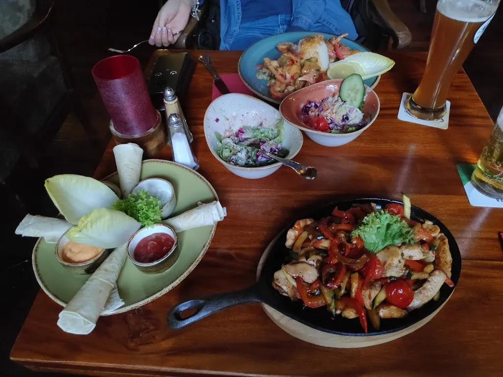 Menu_Hemingways Cocktail Lounge Restaurant Café_Rhein_image_9