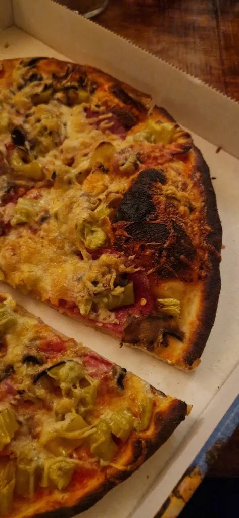 Carina_Pizzeria Toni_Gößweinstein_review