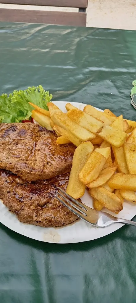 Neven Popov_Nassau Castle_Nassau_review