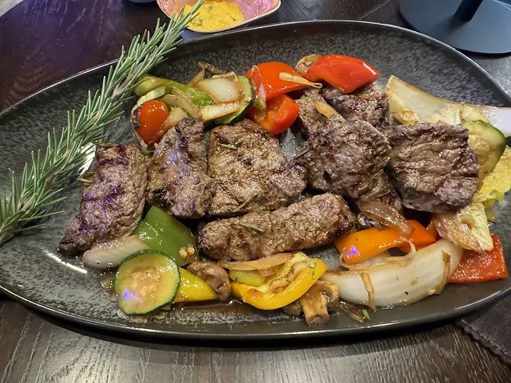 Malama RESTAURANT & Lounge_Neuwied_slider_image_3