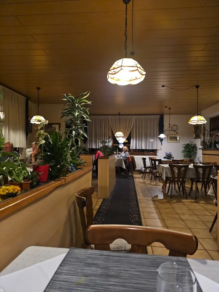 Sandra Thorman_Festhallengaststätte Graben-Neudorf_Graben-Neudorf_Bewertung