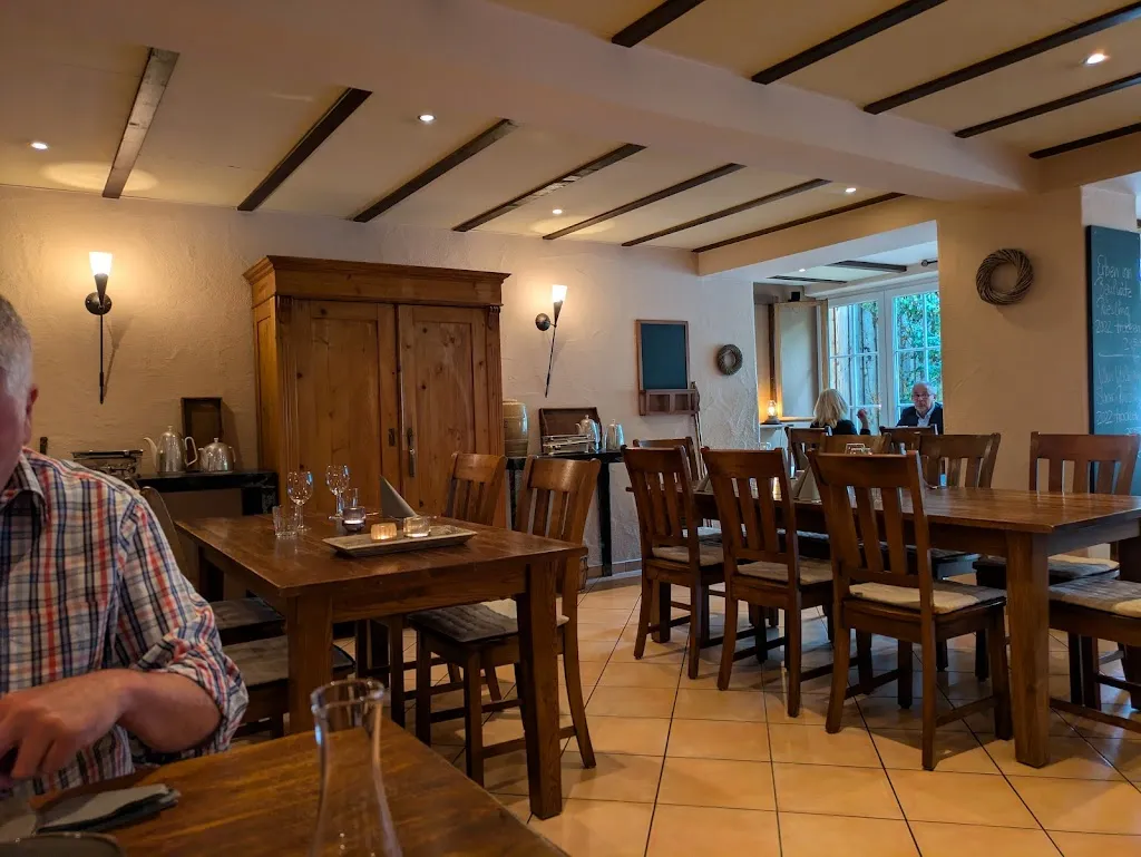 Gasthaus Am Brunnen restaurant in Newel