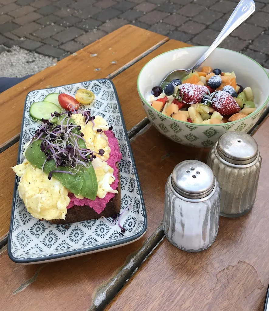 Guglhupf-Café_Landau_slider_image_2