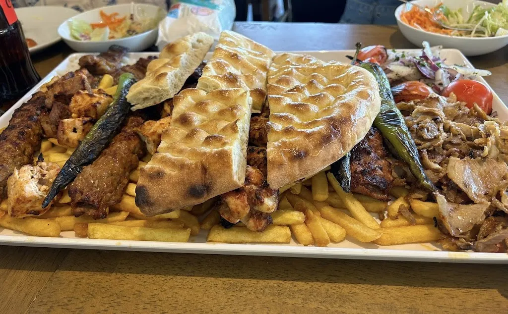 Travel Strawberry (Travelling_with_love)_Nazar Kebap & Grillhaus_Main_review