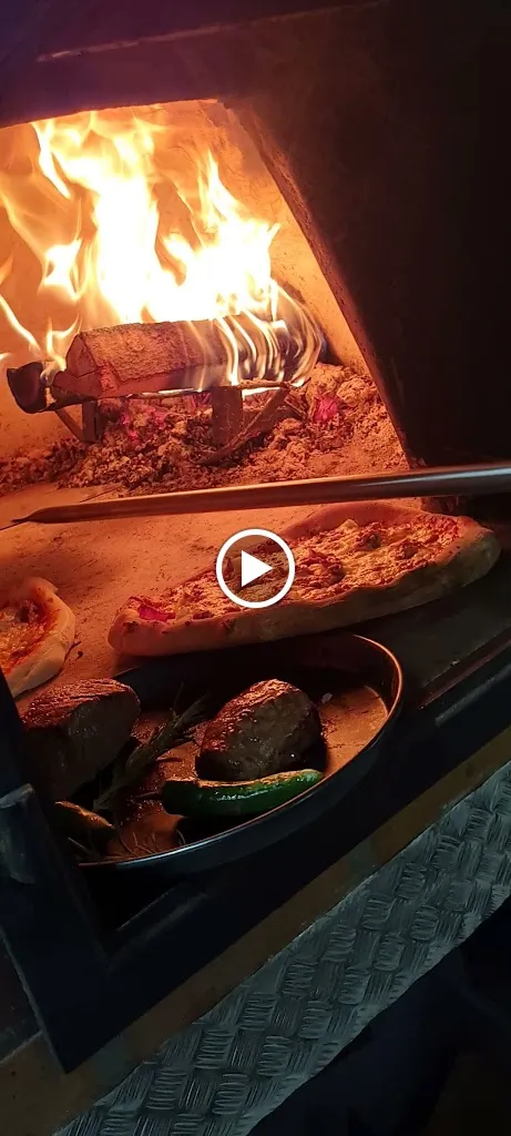 Ristorante Monte Bianco - HOLZOFEN Pizza_Rheinbrohl_slider_image_2