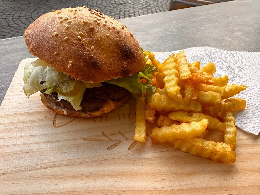 Gül’s Bestro Rhens_Rhens_slider_image_2