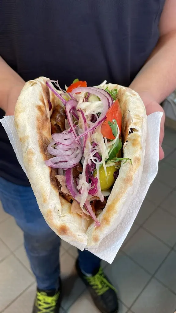 Gül’s Bestro Rhens_Rhens_slider_image_3