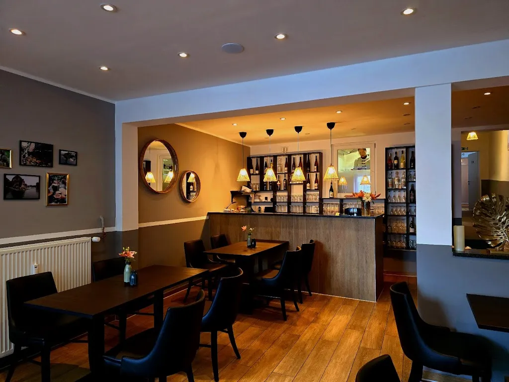 Umami Cuisine restaurant in Rhens